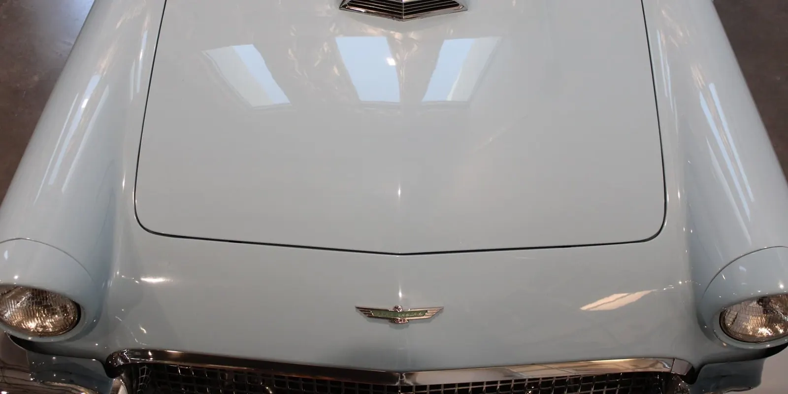 1957 Ford Thunderbird