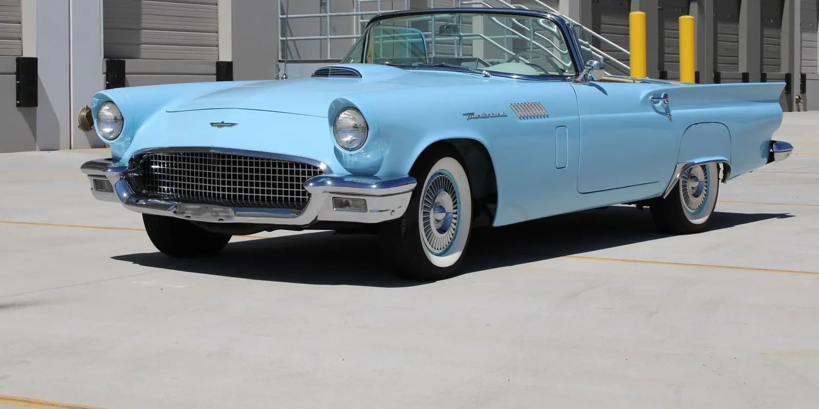 1957 Ford Thunderbird