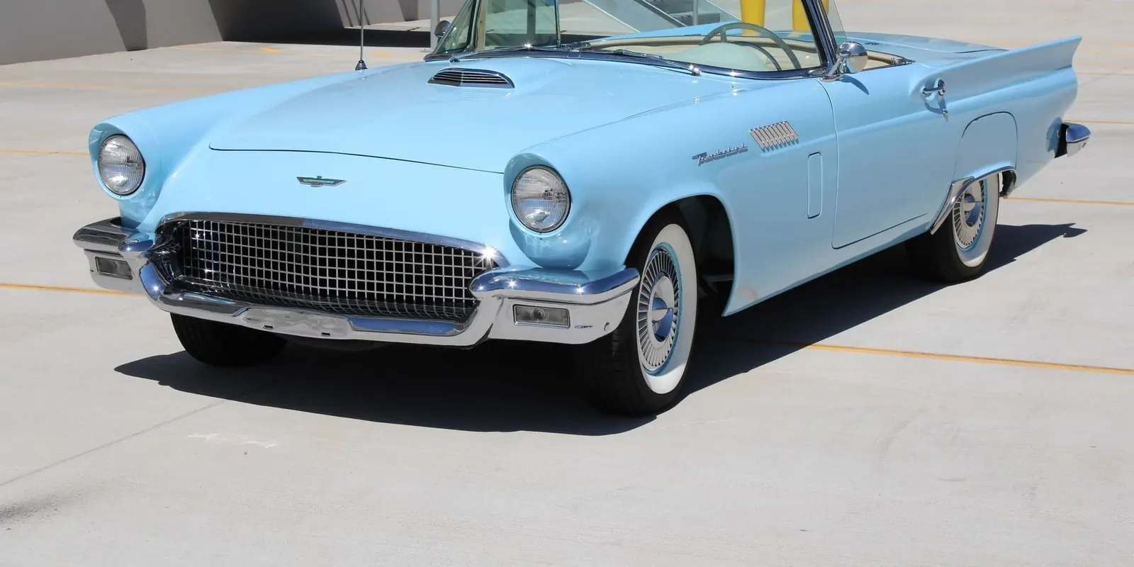 1957 Ford Thunderbird