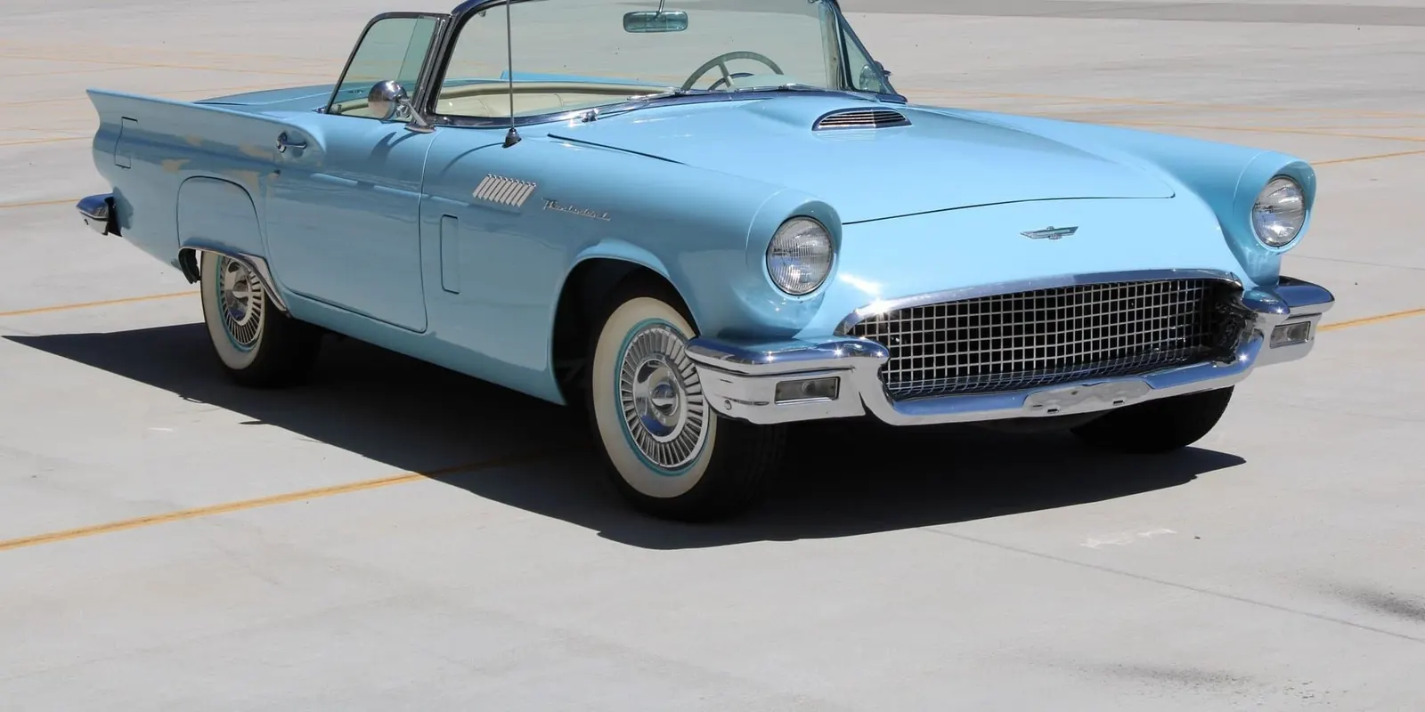 1957 Ford Thunderbird