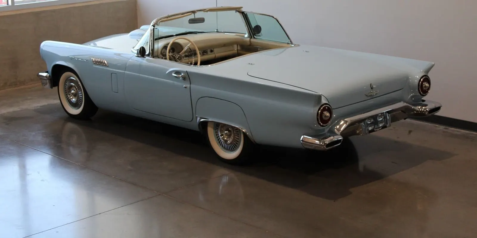 1957 Ford Thunderbird
