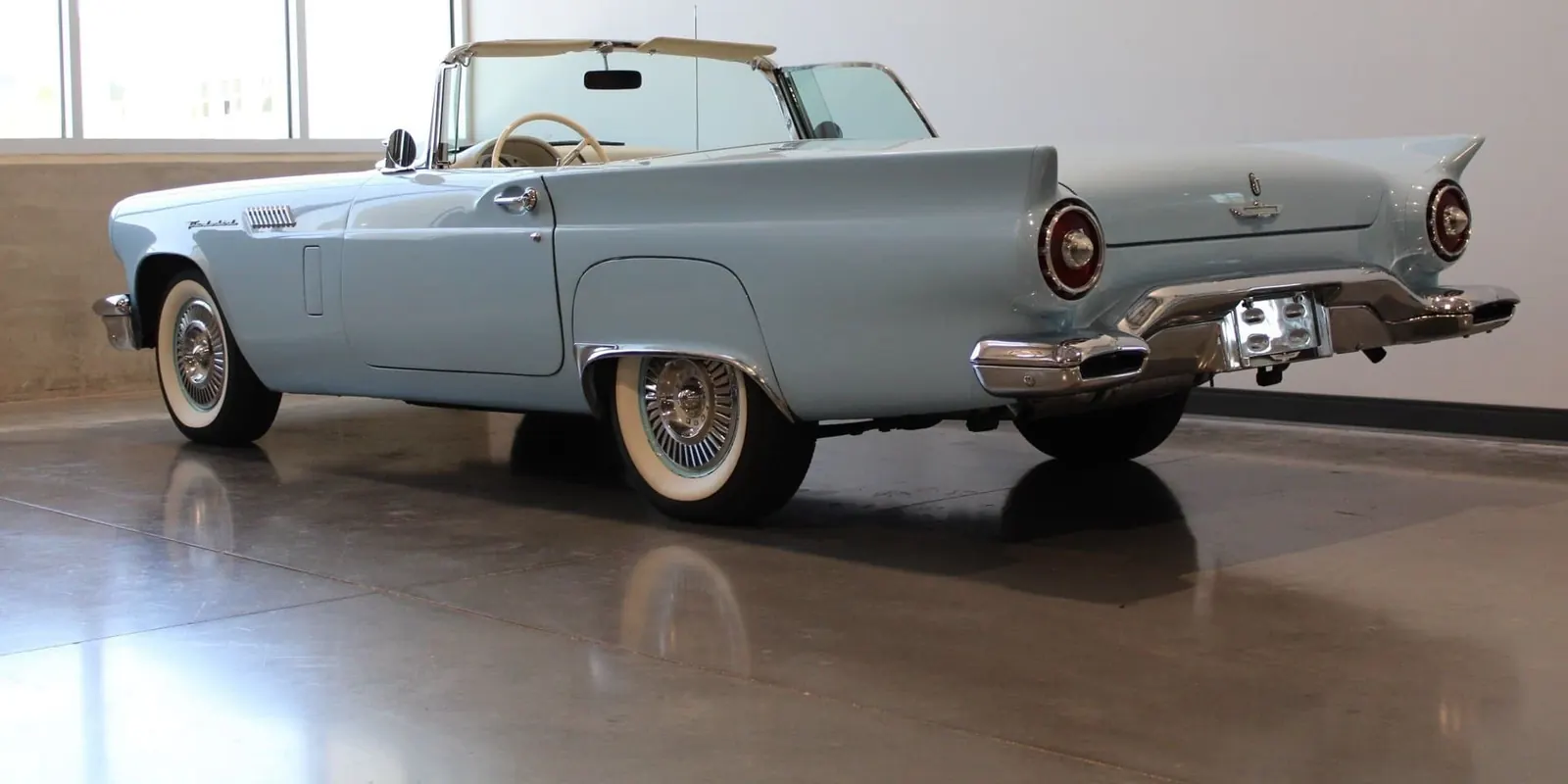 1957 Ford Thunderbird